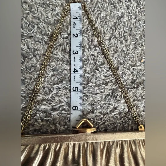 Mardane Vintage Metallic Gold Glam Purse with Chain Strap and Flip Mirror - Picture 8 of 10